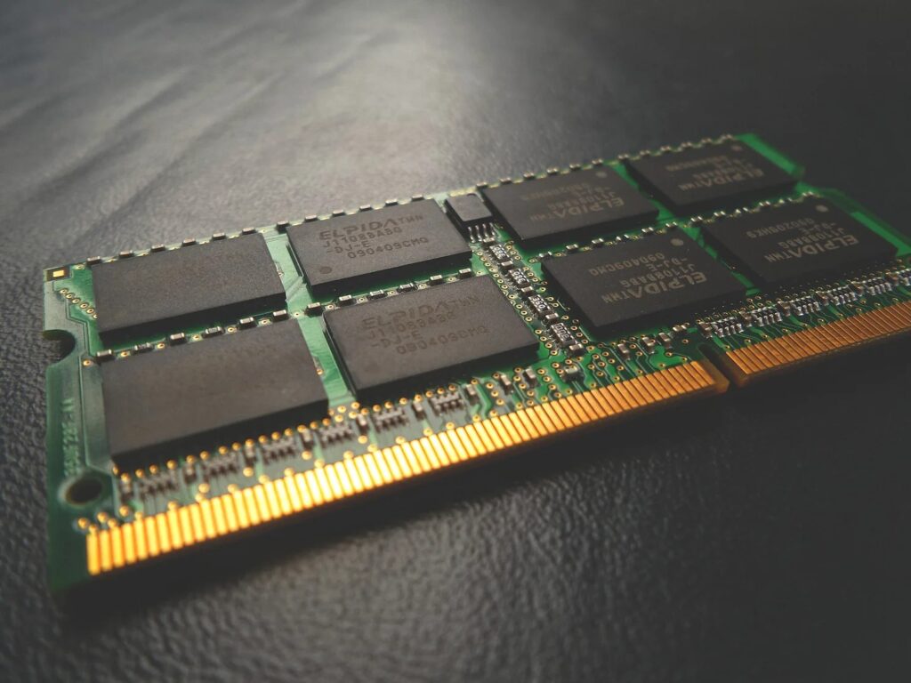 USED AND BRAND NEW LAPTOP AND COMPUTER RAM